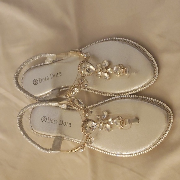 Sandals - Picture 4 of 4